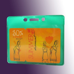 Ausweishülle mit Langloch und 2 runden Löchern an der Breitseite.